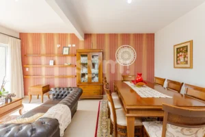 Residência com loja na frente