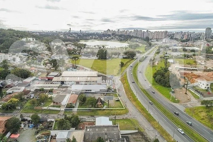 Terreno, 1.800.00 m² ao lado do Parque Barigui.