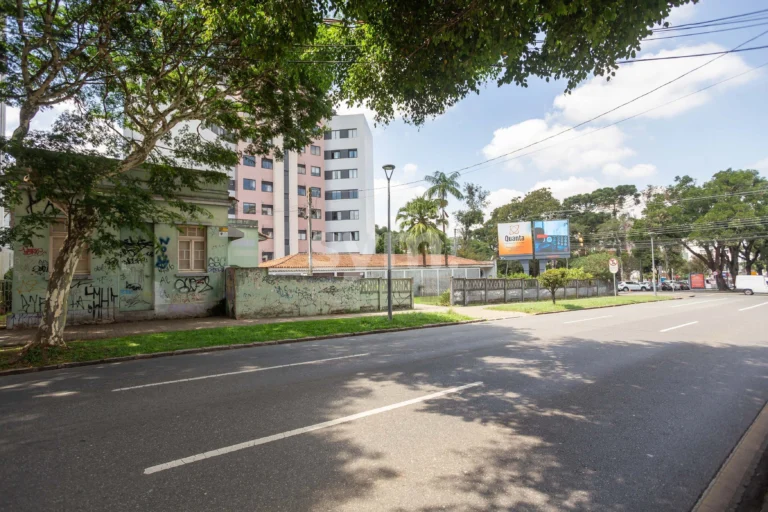 Terreno em frente à praça 29 de março