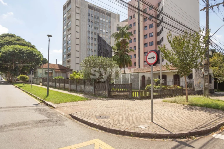 Terreno em frente à praça 29 de março