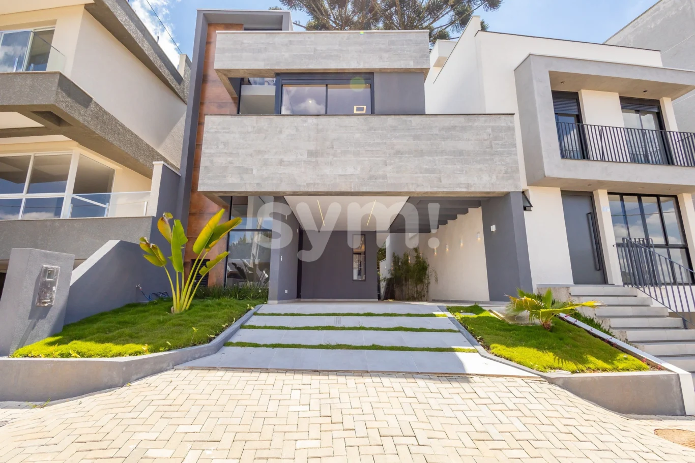Casa em Condomínio 3 Dormitórios no Sta Cândida