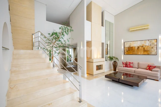 Casa em Condomínio 618m² 4 Quartos com Piscina