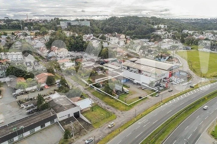 Terreno, 1.800.00 m² ao lado do Parque Barigui.