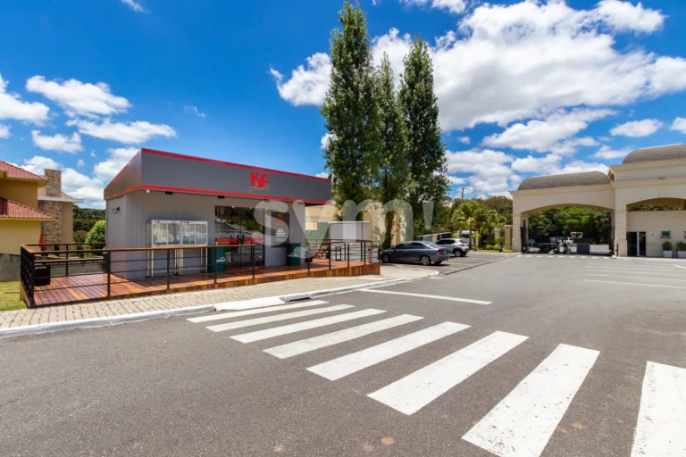 Casa em condomínio em Santa Felicidade | 6 quartos