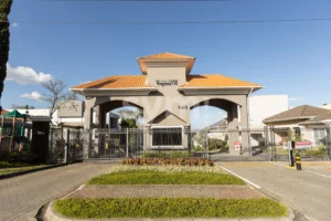 Casa em Condomínio clube de 04 quartos no São Braz