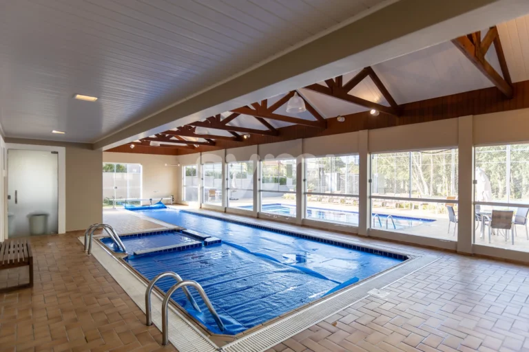 Casa em Condomínio clube de 04 quartos no São Braz