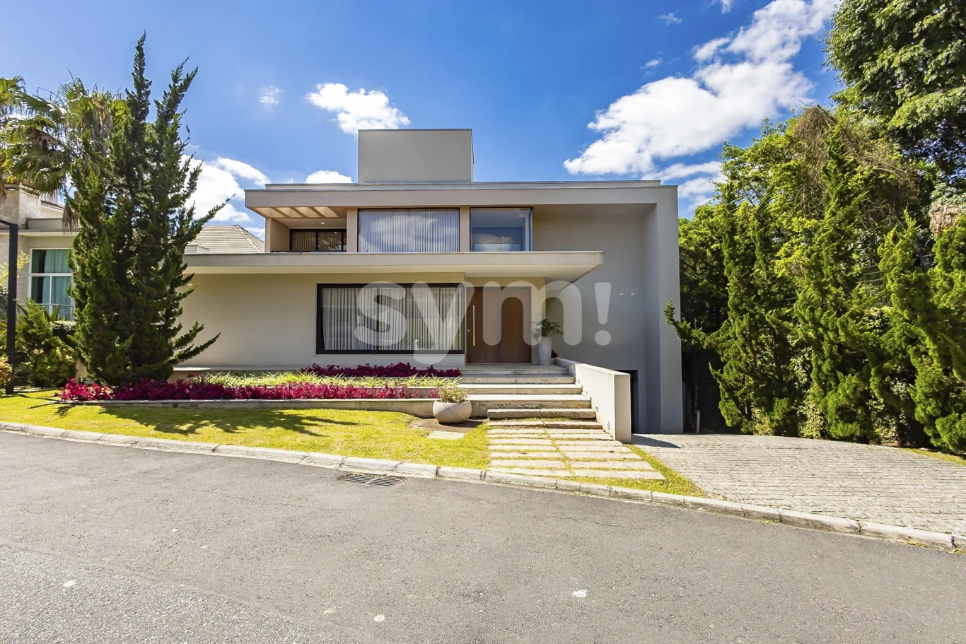 PRIVACIDADE, CONFORTO E SEGURAÇA NO CAMPO COMPRIDO