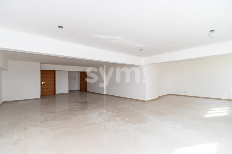 Sala comercial com ampla sacada no Batel!