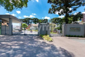 Casa em Condomínio 618m² 4 Quartos com Piscina