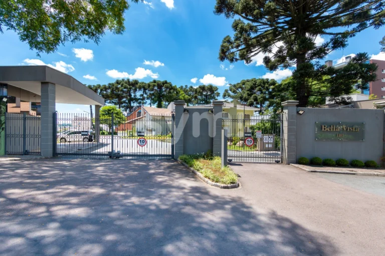 Casa em Condomínio 618m² 4 Quartos com Piscina