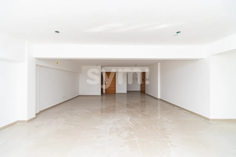 Sala comercial com ampla sacada no Batel!