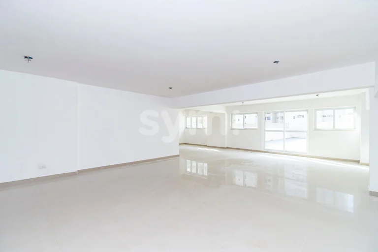 Sala comercial com ampla sacada no Batel!