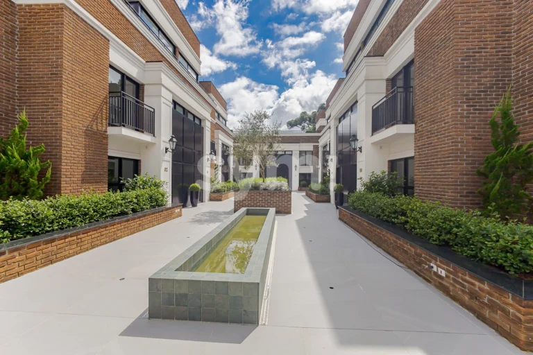 Casa em Condomínio no Ahú | 266,76m2