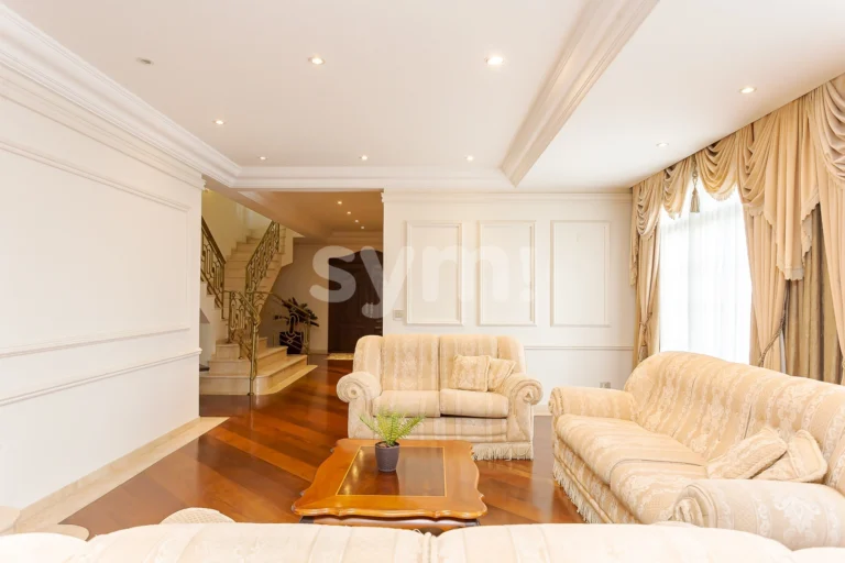 CASA IMPONENTE NO UBERABA 5 QUARTOS