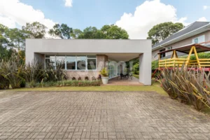 Casa espetacular com 4 suítes no Campo Comprido