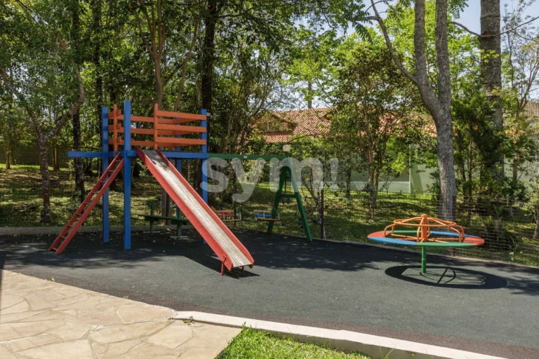 Casa em condomínio térrea no São Braz