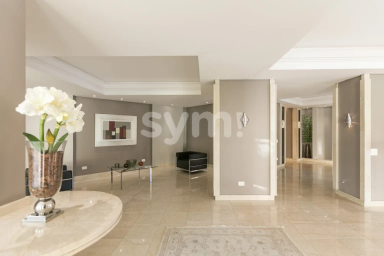 Amplo apartamento ao lado do Clube Curitibano