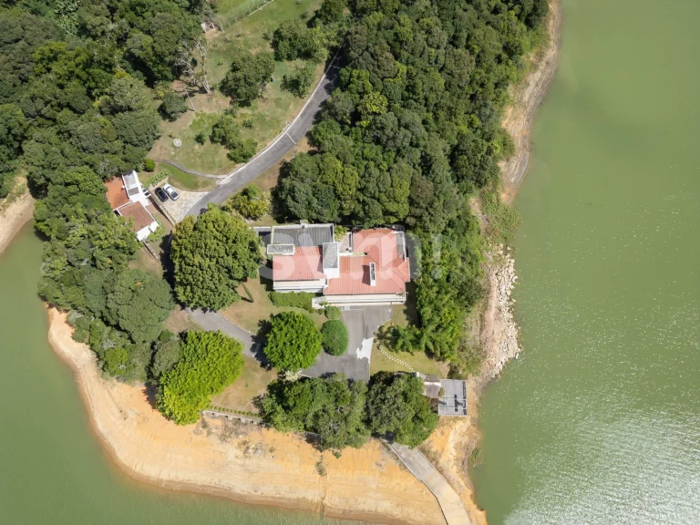 Conforto às margens da represa do Capivari!