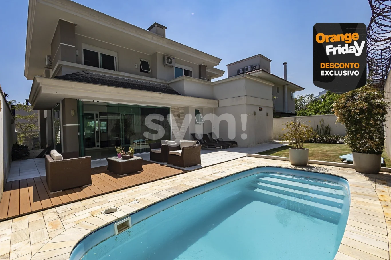 Casa Alto Padrão com piscina Ambientes Integrados