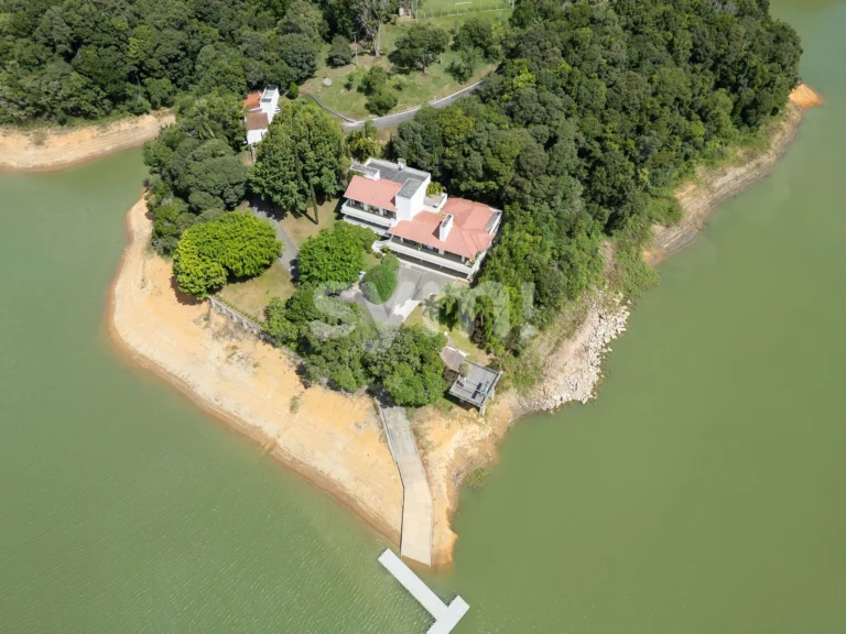 Conforto às margens da represa do Capivari!