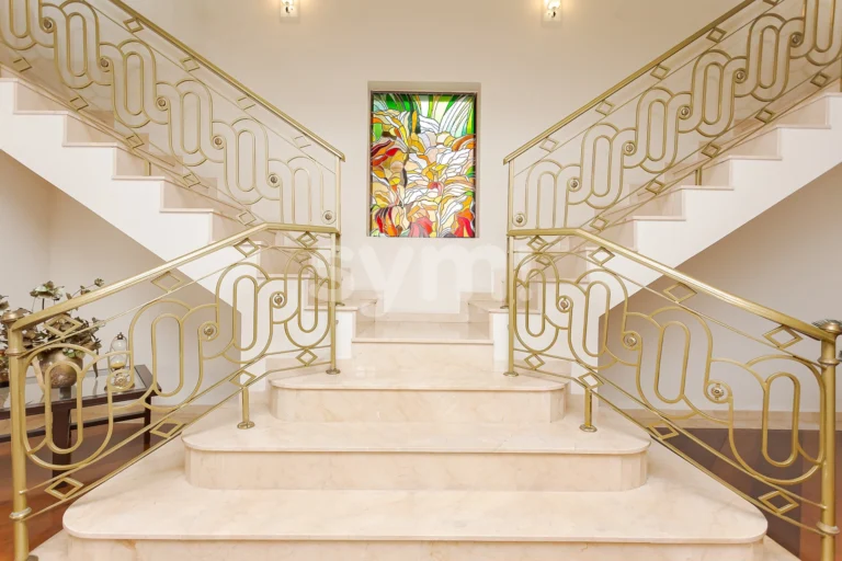 CASA IMPONENTE NO UBERABA 5 QUARTOS