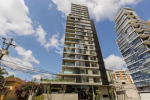 Revenda - 3 suítes e 4 vagas no Juvevê