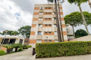 Apartamento semi mobiliado, 3 quartos, Batel!