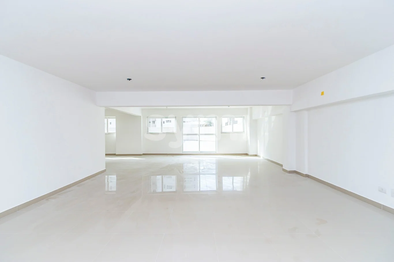 Sala comercial com ampla sacada no Batel!